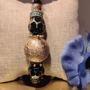 Elegant Gold and Black Beaded Bracelet